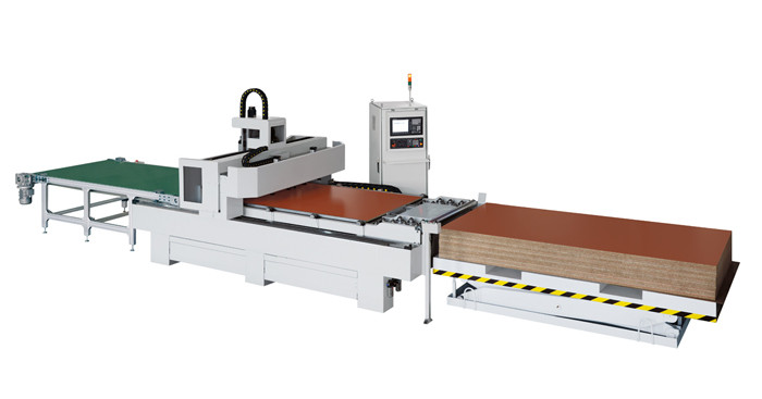 自動上下料雕刻機.jpg