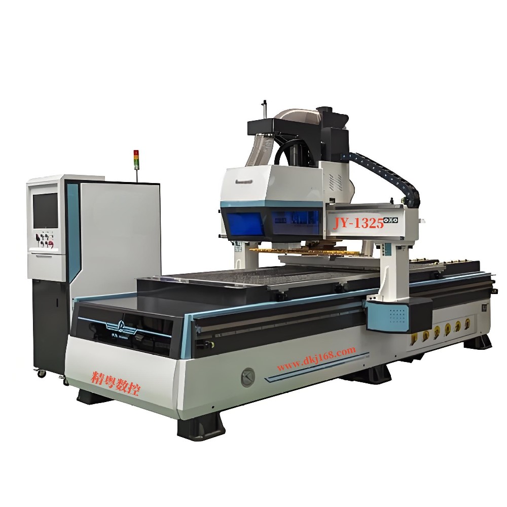 報復(fù)來得太快？普京宣誓就職第二天，英國驅(qū)逐俄外交官，美國失聲